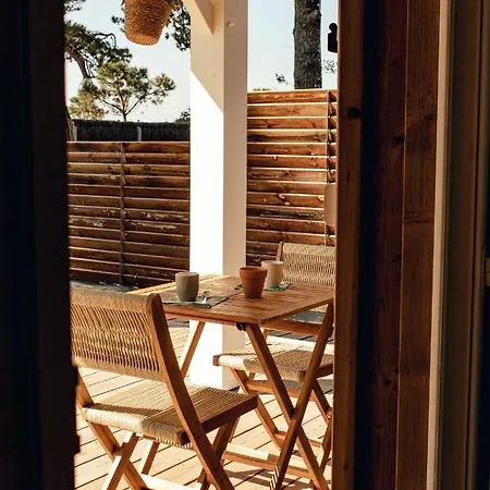 La De L'estran Au Bord De