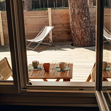 La De L'estran Au Bord De