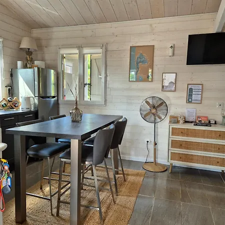 La De L'estran Au Bord De *