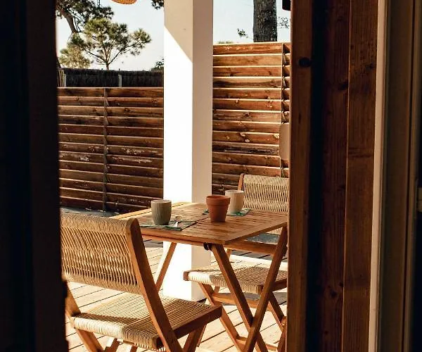 La De L'estran Au Bord De