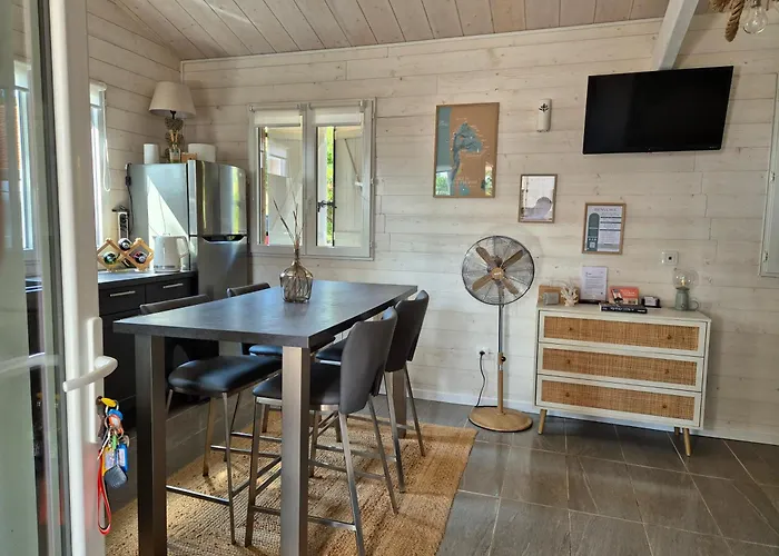 La De L'estran Au Bord De *